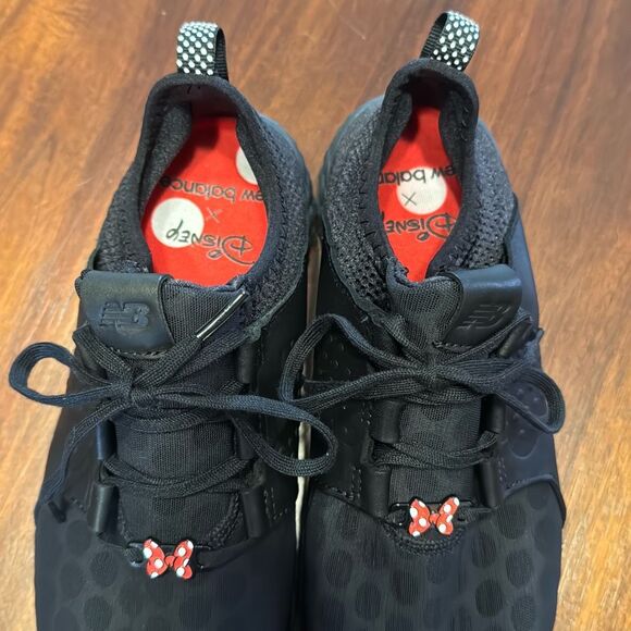 **RARE*** New Balance MINNIE MOUSE SNEAKERS - Picture 3 of 8